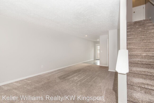 Building Photo - 2 br, 2.5 bath House - 32 Lake Village Court