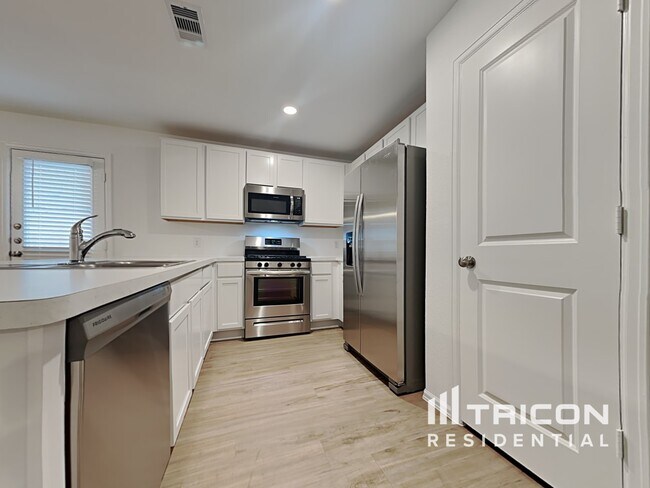 Building Photo - 27011 Euphonia Green Lane Katy TX