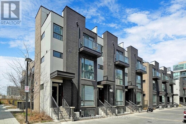 Building Photo - 32 Fieldway Rd