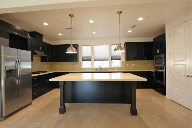 Photo - Gorgeous Modern 4 Bedroom 3.5 Bath in Stel... House