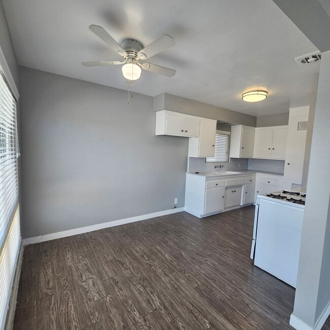 Building Photo - Beautiful Spacious 1 Bed/1 Bath Apartment ...
