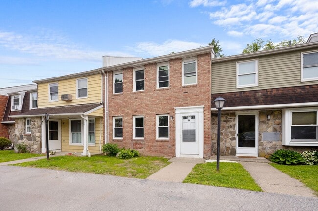Building Photo - 500 NY-299
