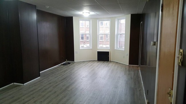Building Photo - 1508 Kerrigan Ave