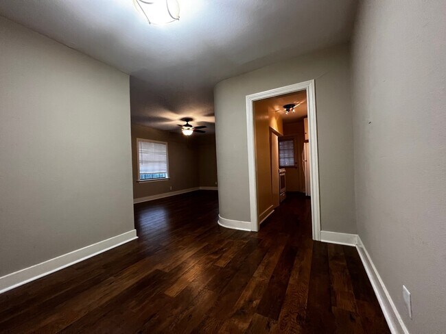 Dining room - 6601 Meadowlawn St