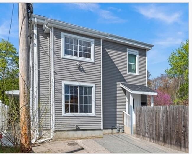 Building Photo - 20 Holbrook Ave