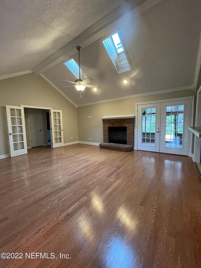 Foto del edificio - 13853 Thomasville Ct