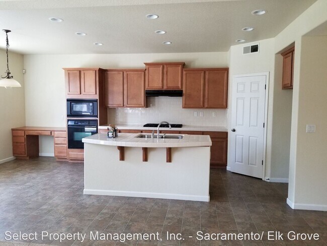Foto del edificio - 4 br, 3 bath House - 5125 White Lotus Way