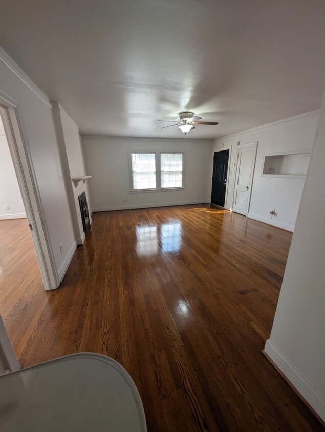 Building Photo - 5622 Chartres St