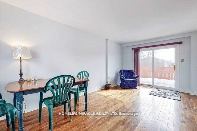 Photo du bâtiment - 7 Greenhills Sq