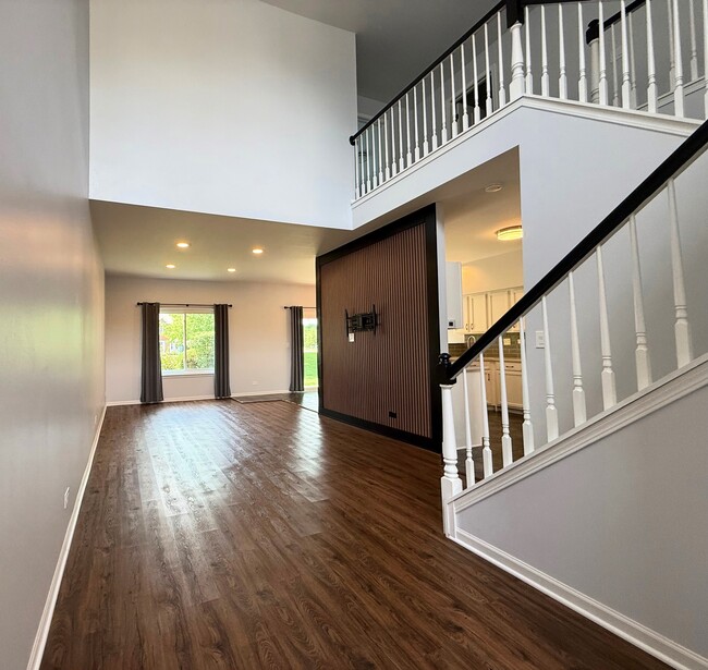 Building Photo - 924 Park Hill Cir