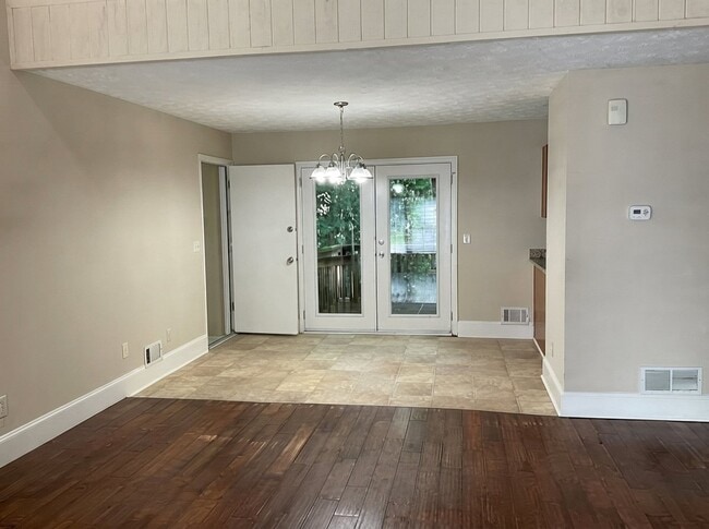 Foto del edificio - 1603 Kings Ridge Dr NW