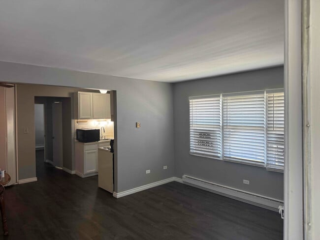 Building Photo - 8831 Schneider Ave