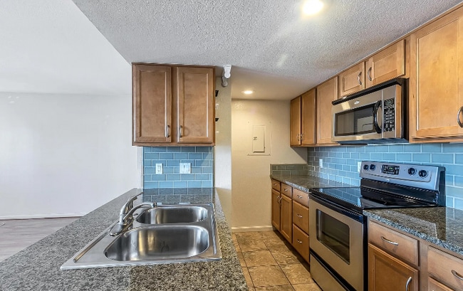 Building Photo - 200 E Southern Ave