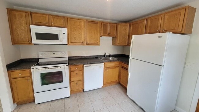 Building Photo - 6 Whitman Rd