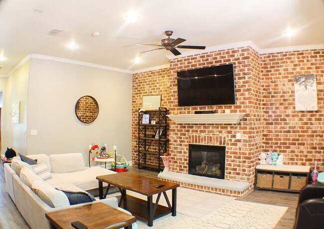 Foto del edificio - Charming 3-Bedroom, 2-Bath Home in Starkvi...