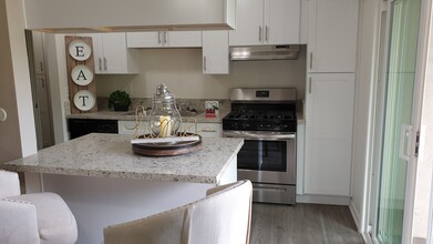 Regency Plaza Apartment Homes photo'