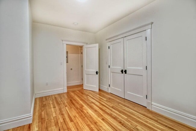 Building Photo - 14 Wellman St