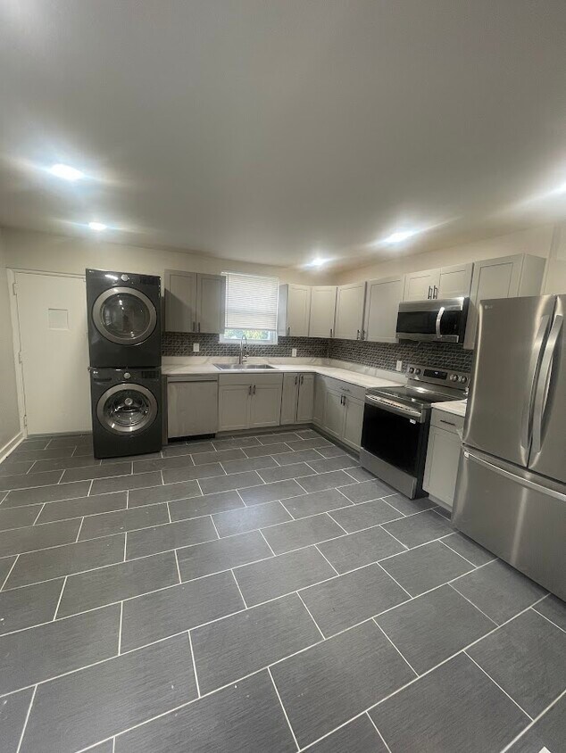 213 W Baltimore Ave Unit 2, Lansdowne, PA 19050 Apartments in