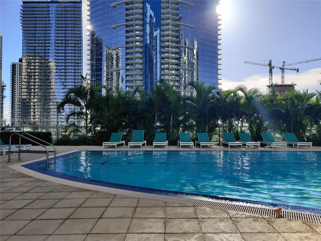 Primary Photo - 888 Biscayne Blvd