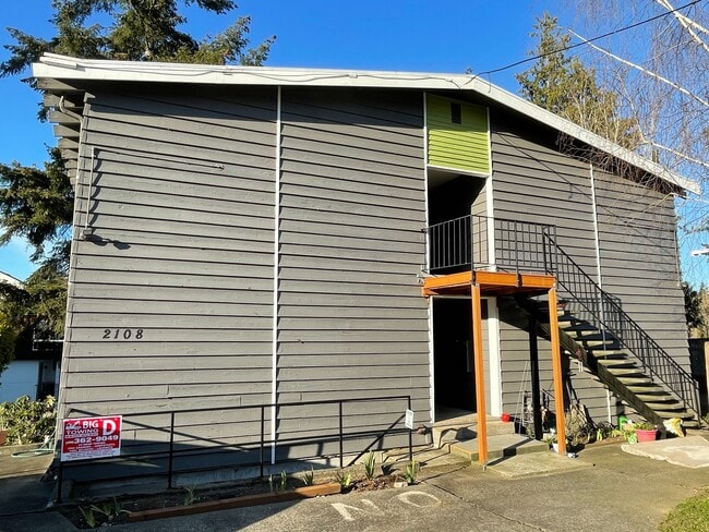 Building Photo - 2108 NE 85th St