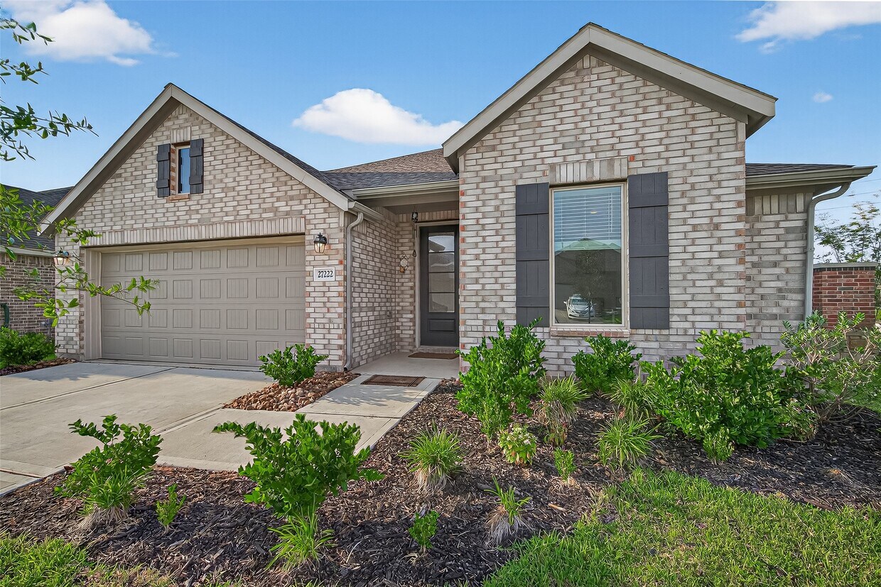 Primary Photo - 27222 Woodridge Gln Dr