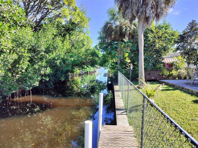 Foto del edificio - 77 Cardinal Dr