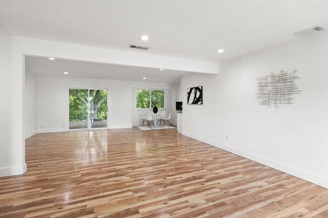 Foto del edificio - 4604 Bundyhill Dr