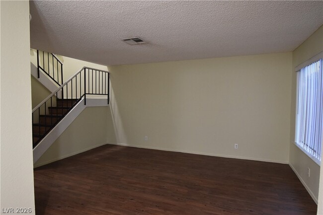 Foto del edificio - 6476 Big Pine Way