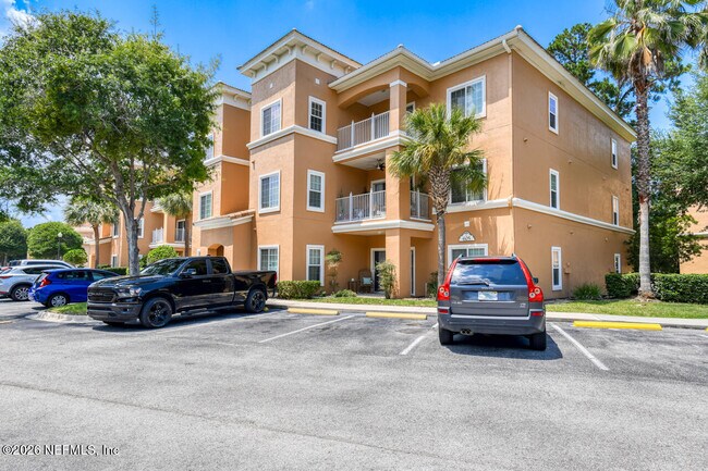 Foto del edificio - 605 Fairway Dr