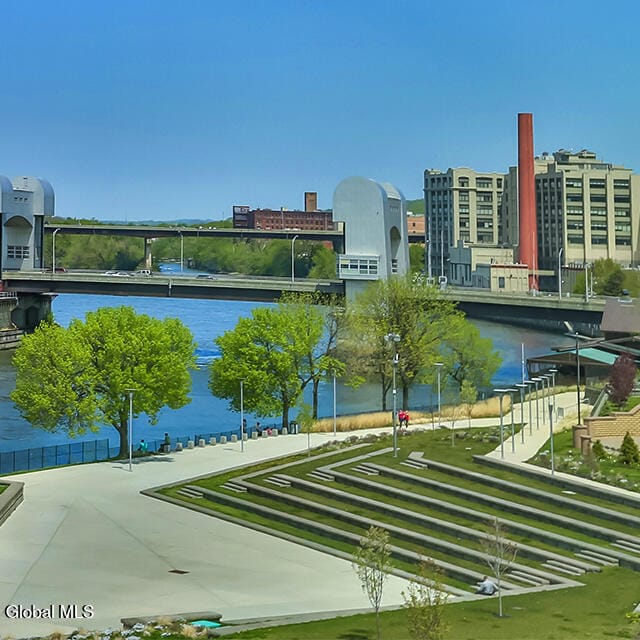 Foto del edificio - 275 River St