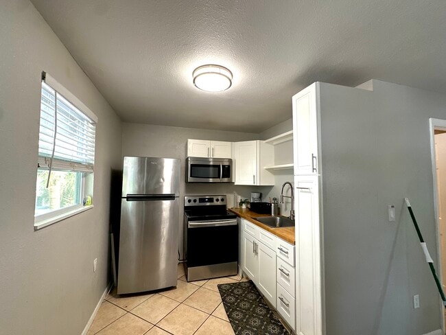 Building Photo - 999 Dr Martin Luther King Jr St S