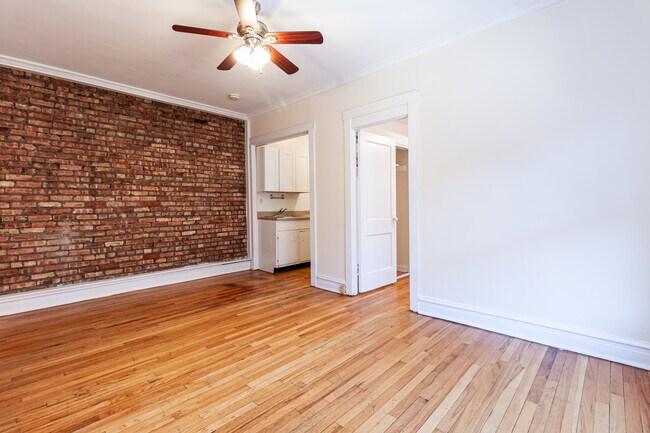 Foto del edificio - 951 W Cornelia Ave