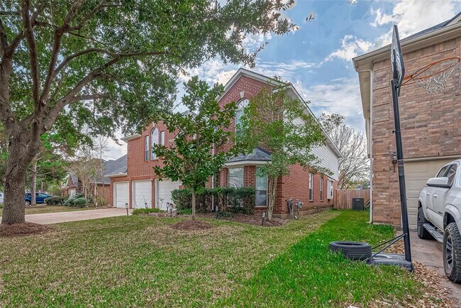 Building Photo - 16523 Pinon Vista Dr
