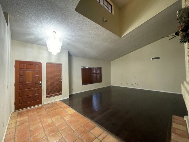 Photo - 6049 W Grandview Rd House