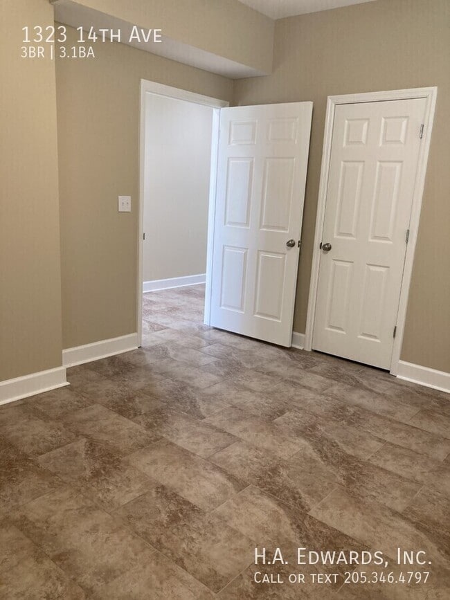 Building Photo - 1323 14th Ave