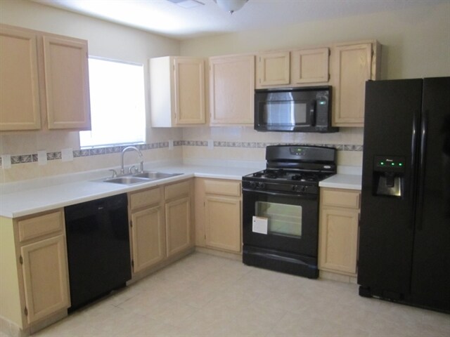 Foto del edificio - 4109 Diablo Trail Pl NW