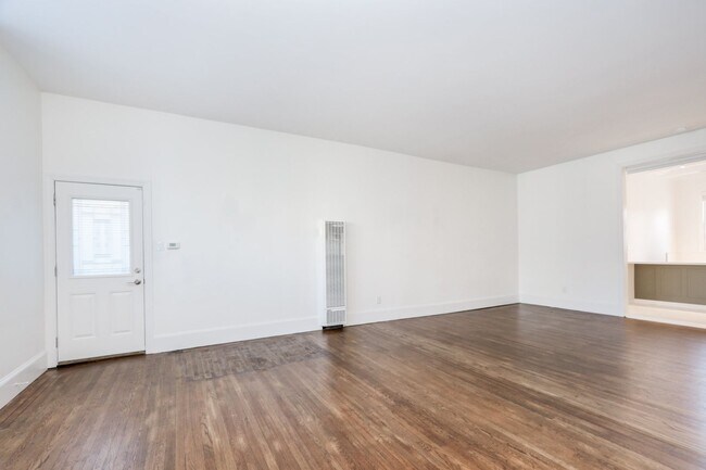 Foto del edificio - 3 Bed / 2 Bath pet friendly large and sunny unit on 24th St in Noe Valley. YouTube tour!