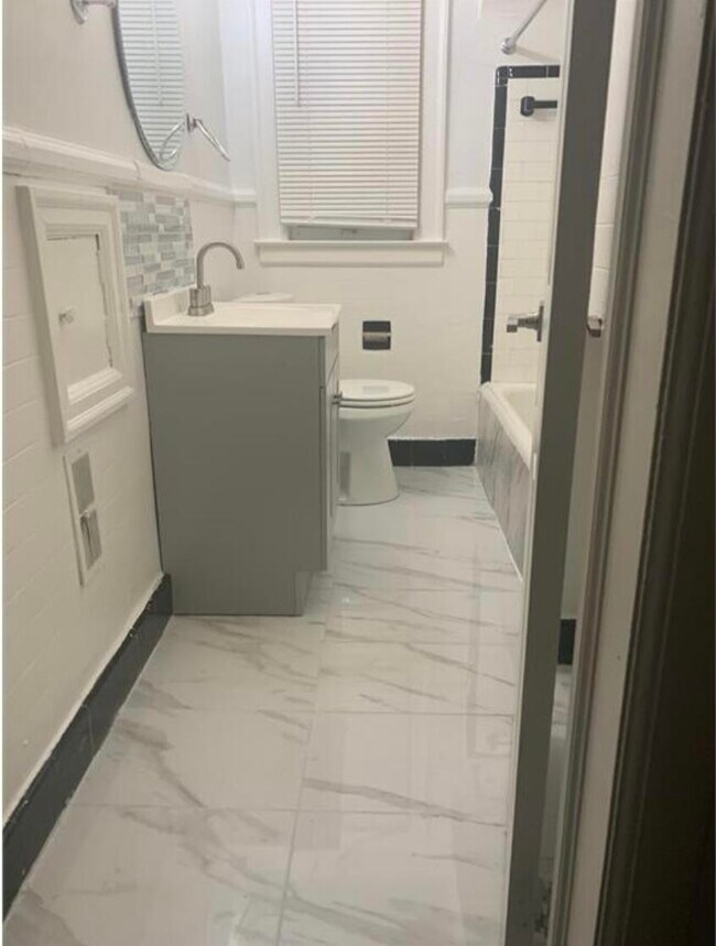 Foto del edificio - 17139 Prairie St