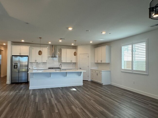 Foto del edificio - Like new home in Greenbrier Village with S...