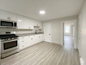 Building Photo - 124 Trenton St