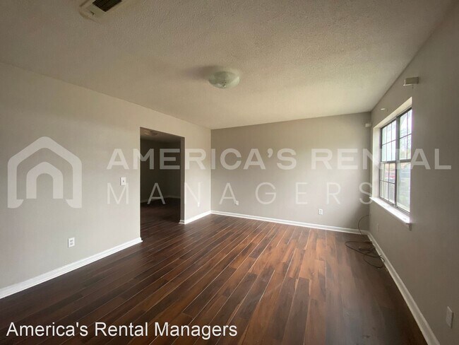 Building Photo - 3 br, 1.5 bath House - 130 Fairlane Drive