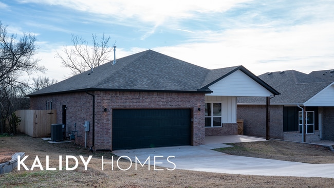 Building Photo - 308 W 3rd St