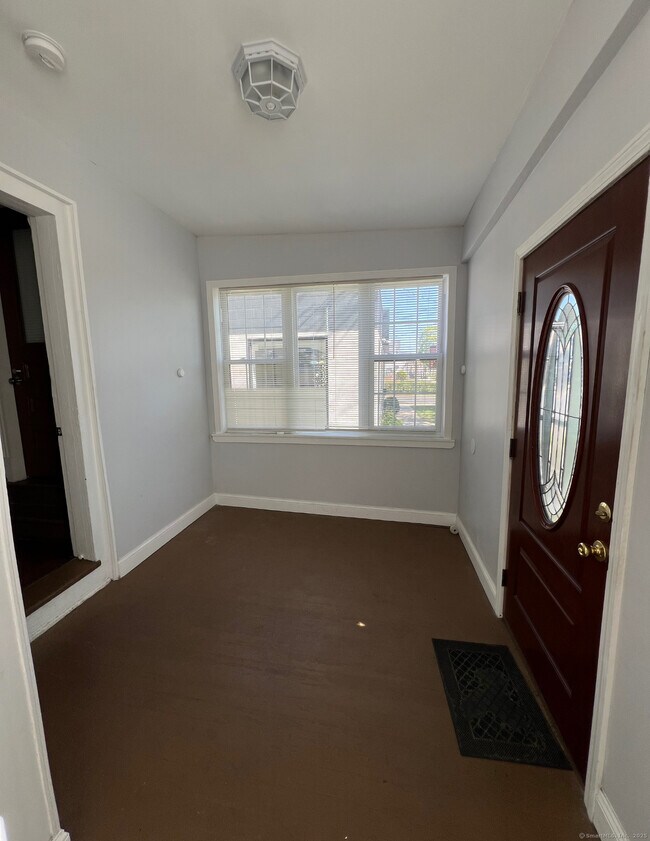 Building Photo - 982 Dixwell Ave
