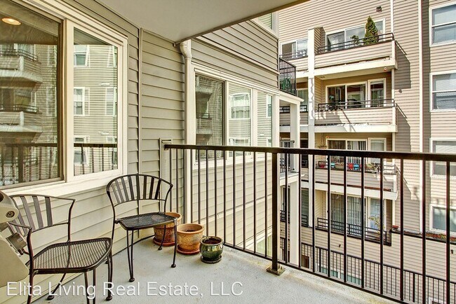 Foto del edificio - 4752 41st Ave SW