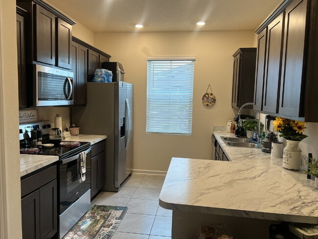 Foto del edificio - Spacious Townhome in Oakleaf Plantation