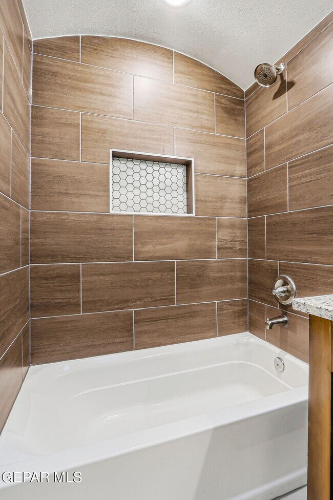 Foto del edificio - 916 Keenland Ave