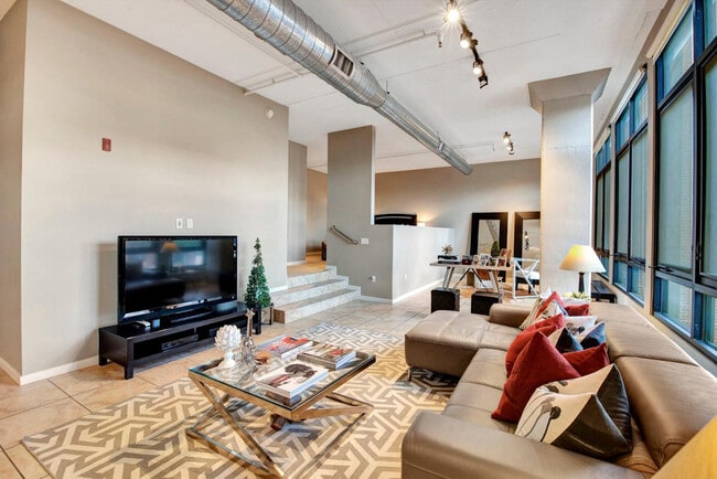 Foto del edificio - 7301 E 3rd Ave