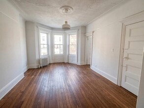 Building Photo - 27 48th St