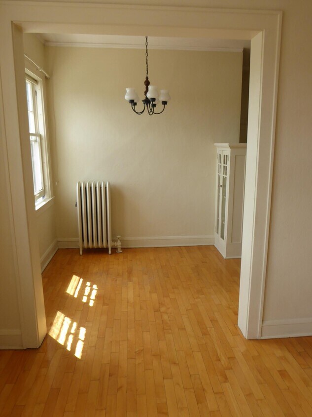 Primary Photo - 2062 Marshall Ave
