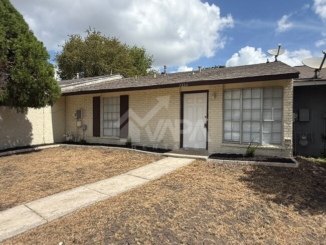 Photo - 7239 Glen Hill Dr (San Antonio, TX) House